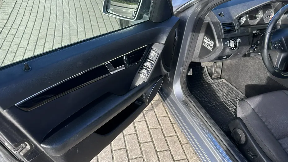 MERCEDES-BENZ C Klasa -