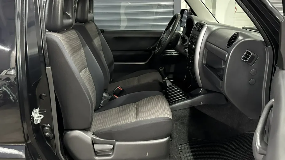 SUZUKI Jimny -