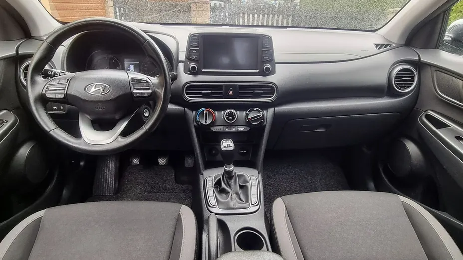 HYUNDAI Kona -