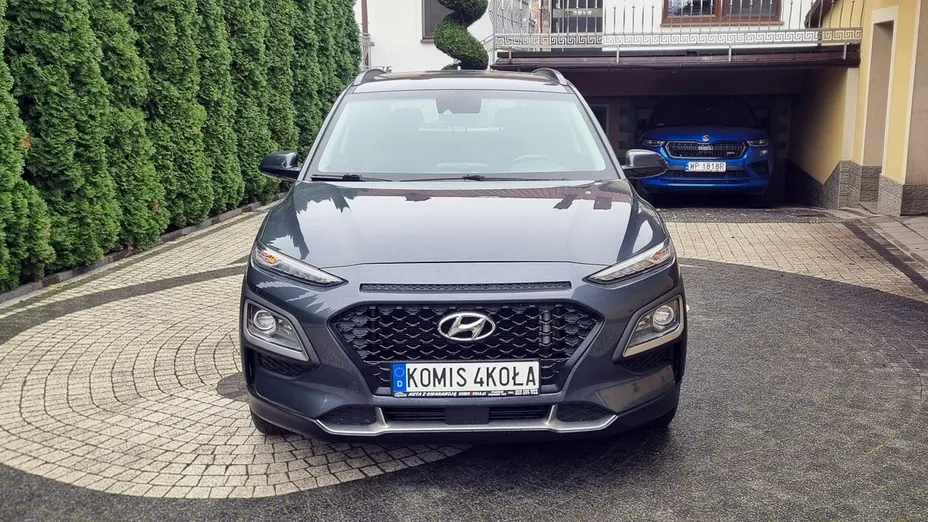 HYUNDAI Kona -
