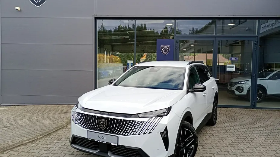 PEUGEOT 5008 -