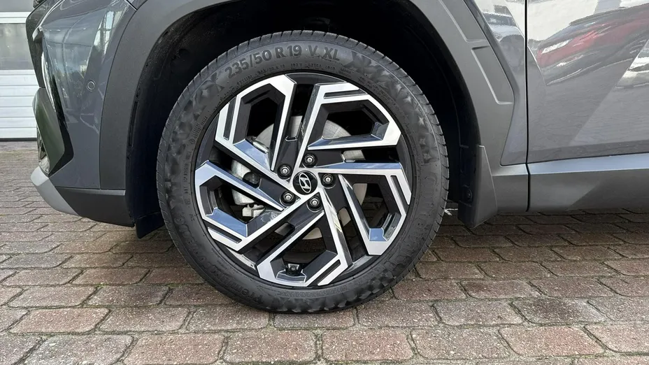 HYUNDAI Tucson -