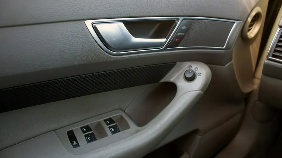 AUDI A6 -