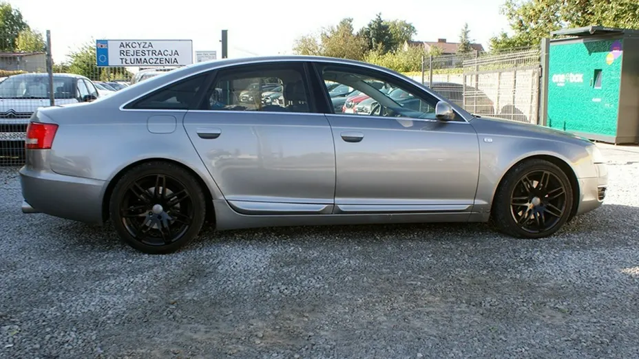 AUDI A6 -