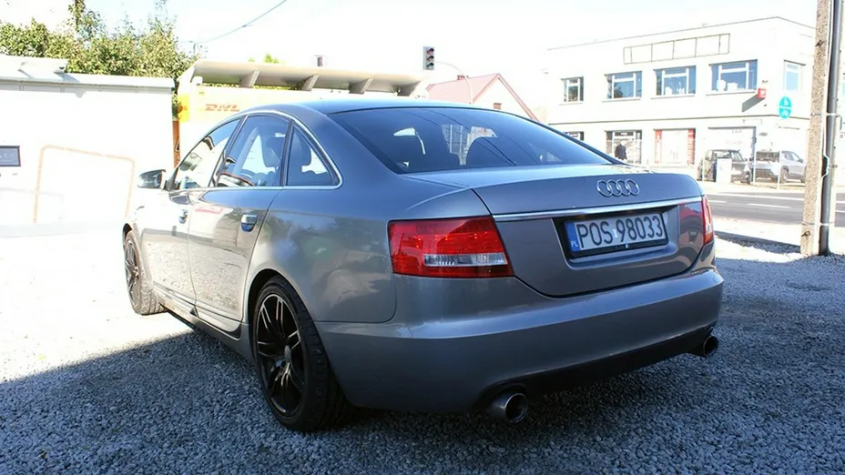 AUDI A6 -