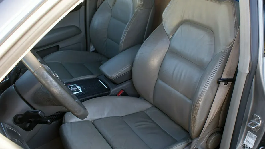 AUDI A6 -