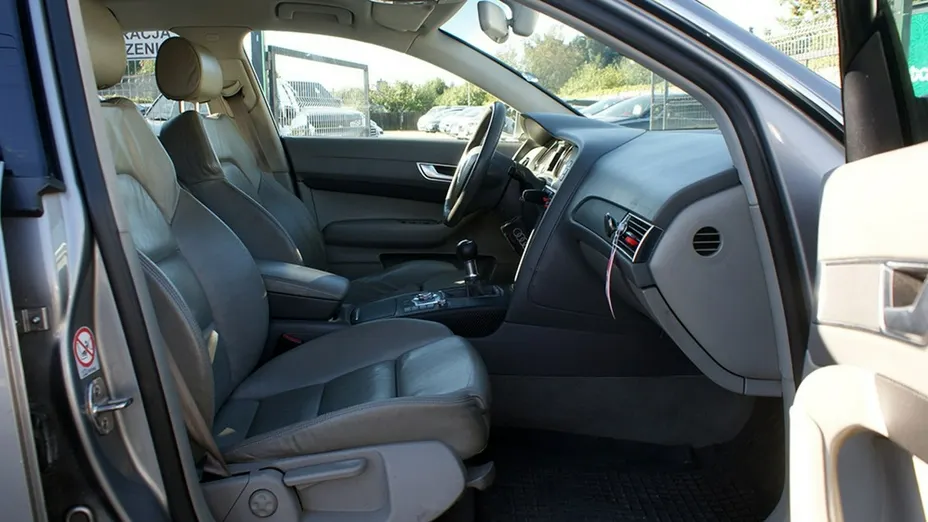 AUDI A6 -
