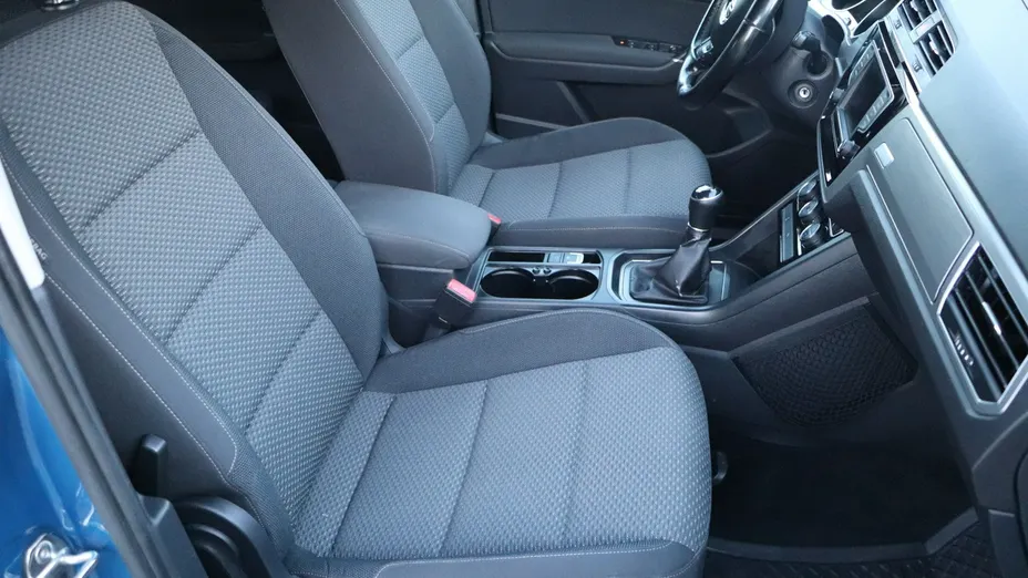 VOLKSWAGEN Touran -