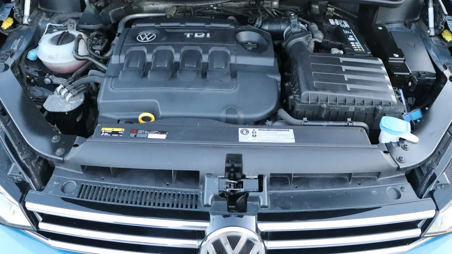 VOLKSWAGEN Touran -