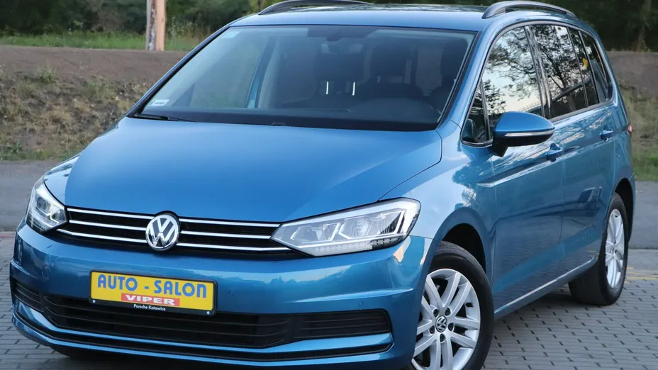 VOLKSWAGEN Touran -