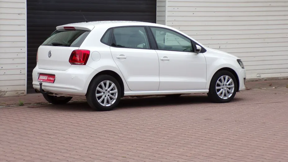 VOLKSWAGEN Polo -