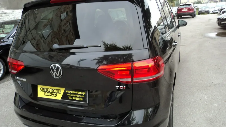 VOLKSWAGEN Touran -