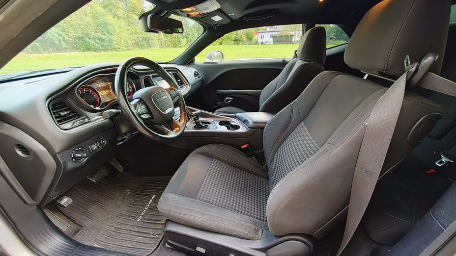 DODGE Challenger -