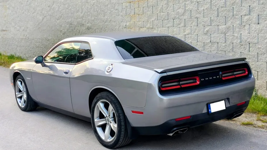 DODGE Challenger -