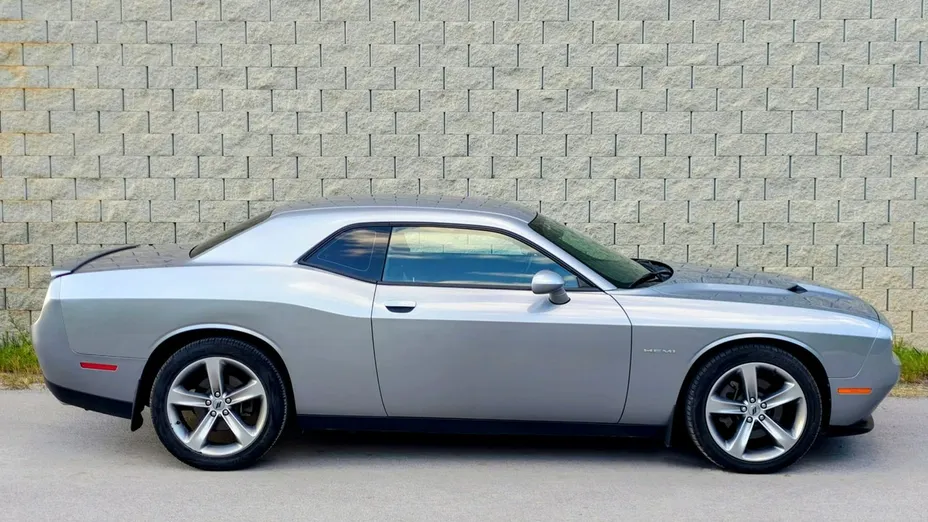 DODGE Challenger -