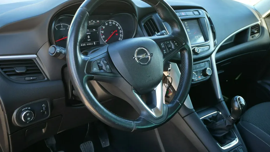 OPEL Zafira -