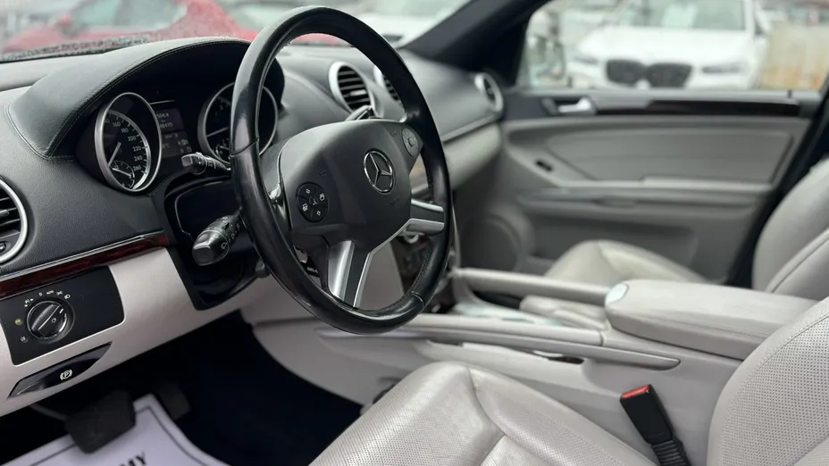 MERCEDES-BENZ GL -
