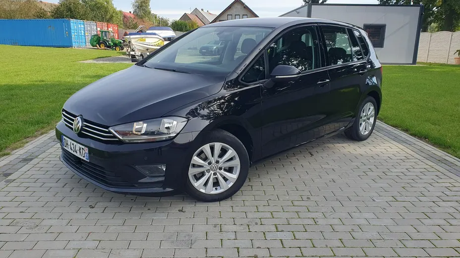 VOLKSWAGEN Golf Sportsvan -