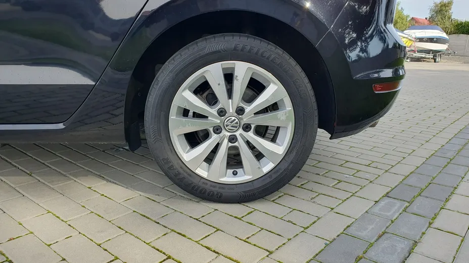 VOLKSWAGEN Golf Sportsvan -