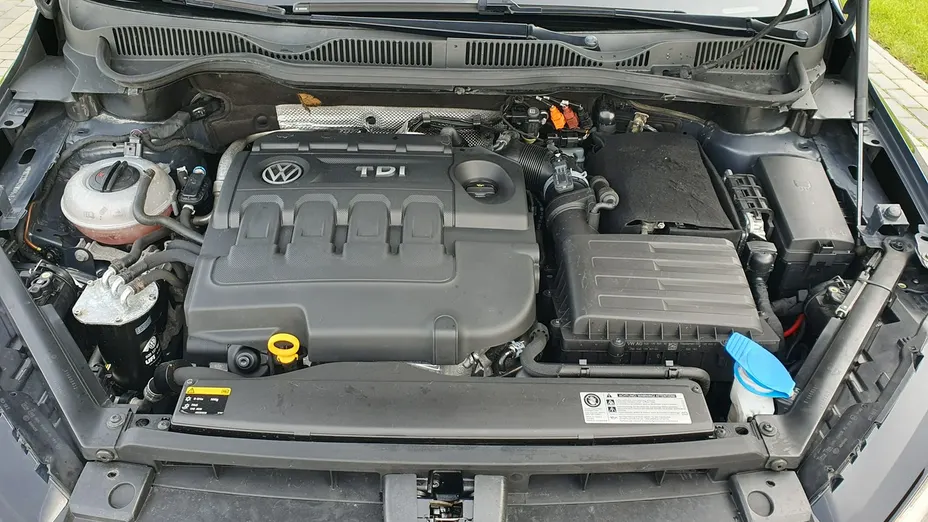 VOLKSWAGEN Golf Sportsvan -