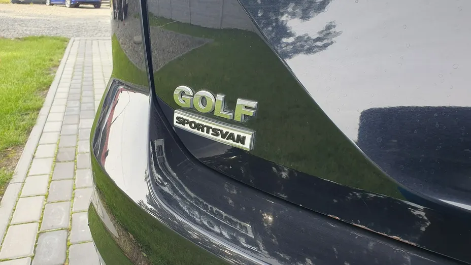 VOLKSWAGEN Golf Sportsvan -