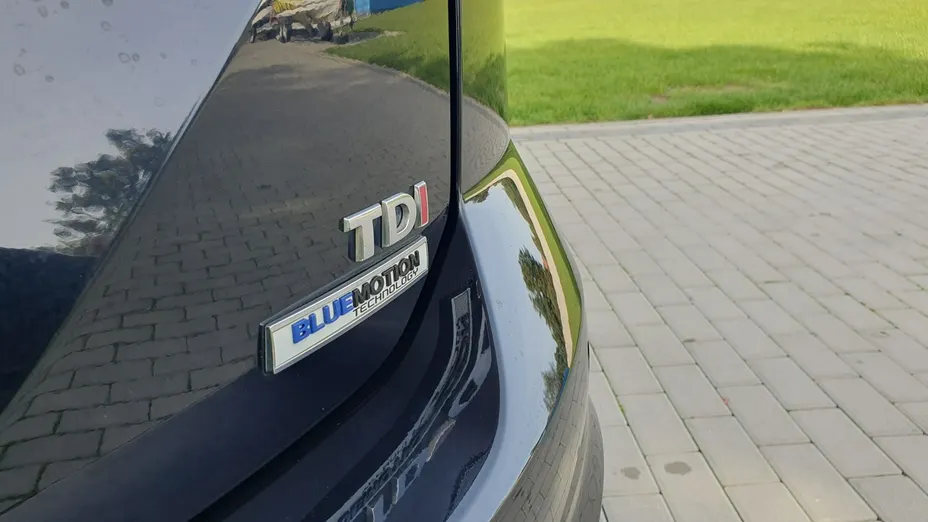 VOLKSWAGEN Golf Sportsvan -
