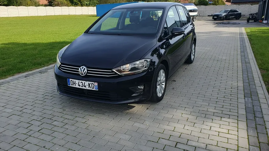 VOLKSWAGEN Golf Sportsvan -