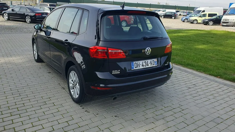 VOLKSWAGEN Golf Sportsvan -