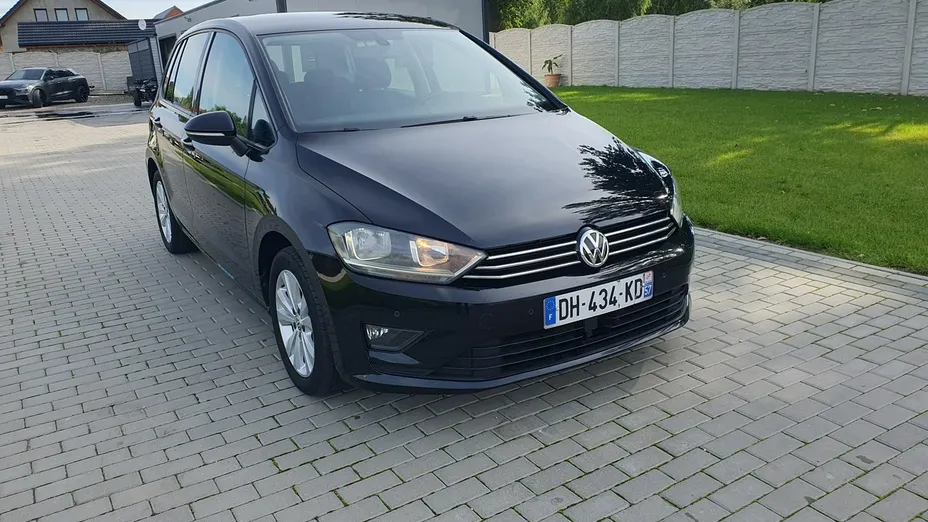 VOLKSWAGEN Golf Sportsvan -
