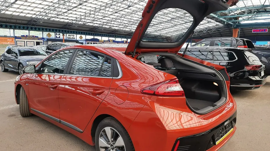 HYUNDAI Ioniq -