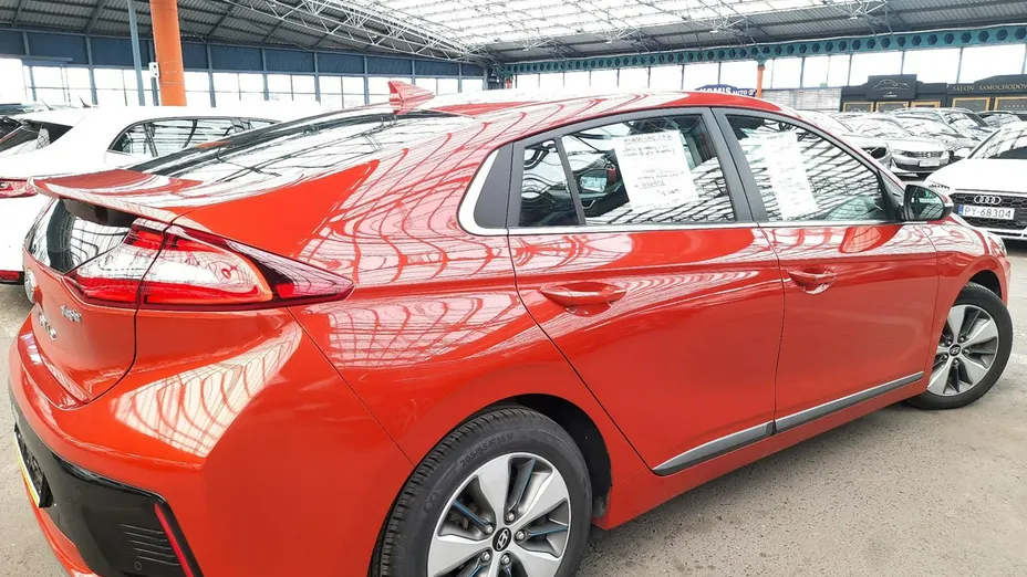 HYUNDAI Ioniq -