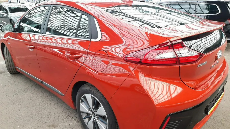 HYUNDAI Ioniq -