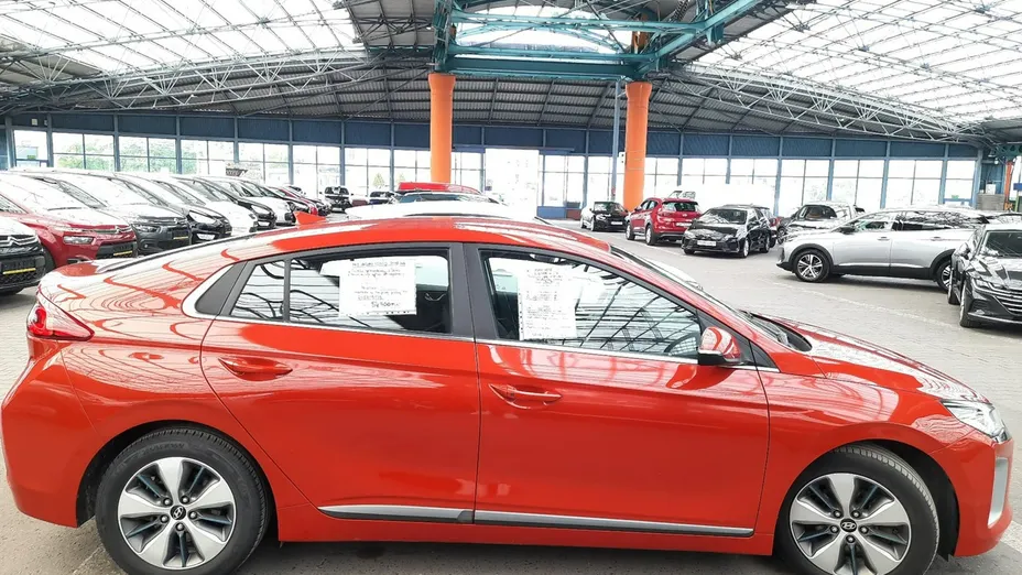 HYUNDAI Ioniq -