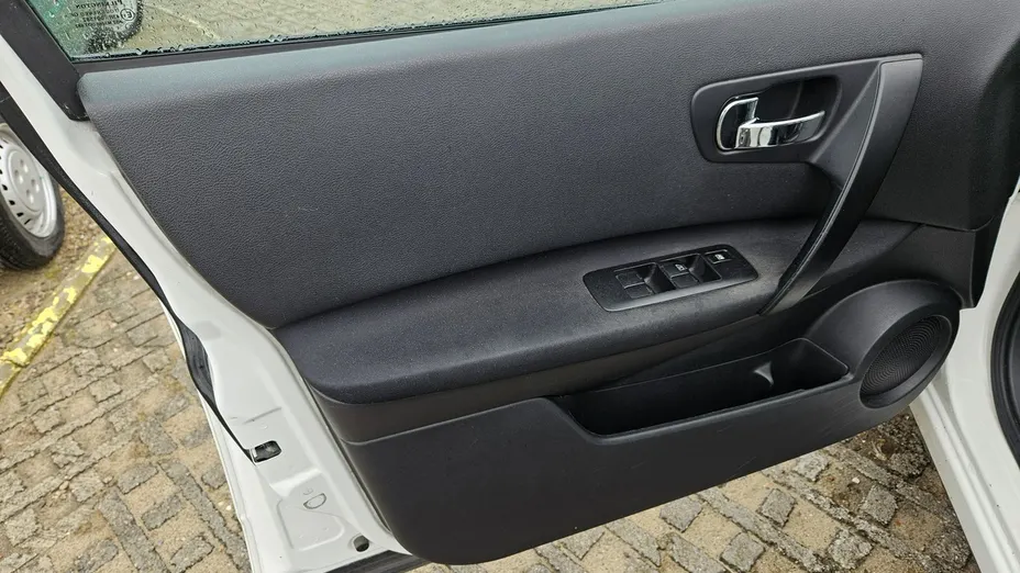 NISSAN Qashqai -