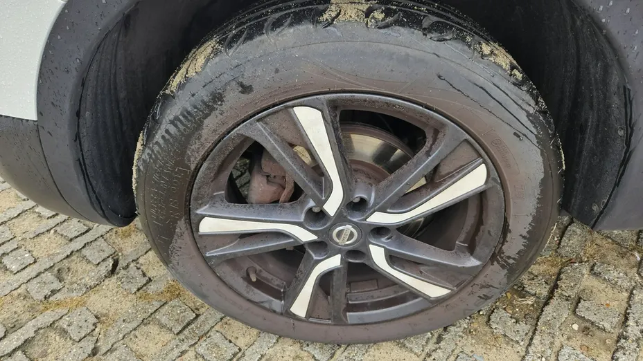 NISSAN Qashqai -