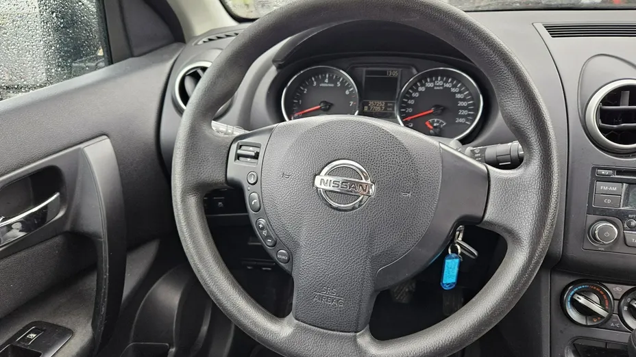 NISSAN Qashqai -