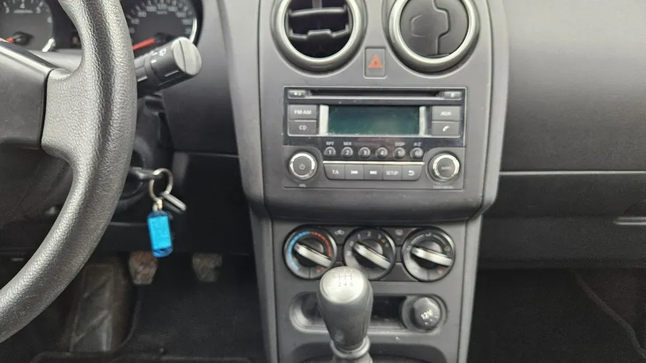 NISSAN Qashqai -