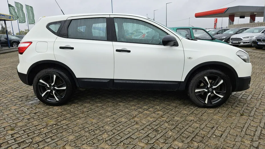 NISSAN Qashqai -