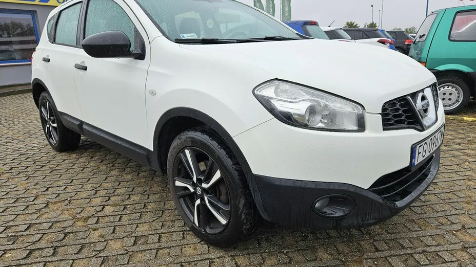NISSAN Qashqai -