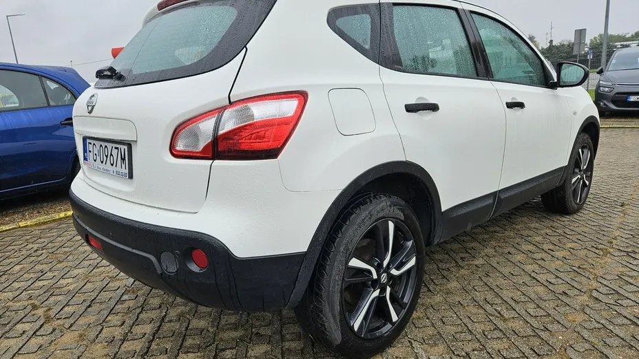NISSAN Qashqai -