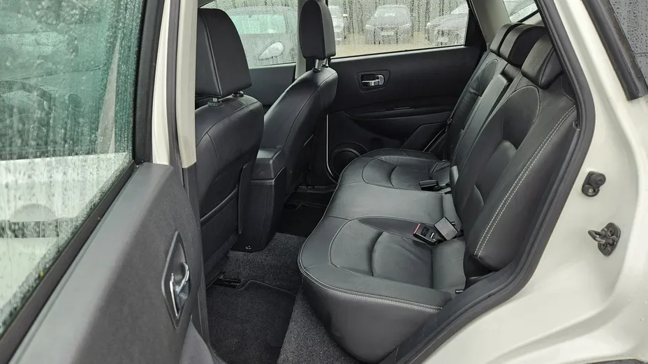 NISSAN Qashqai -