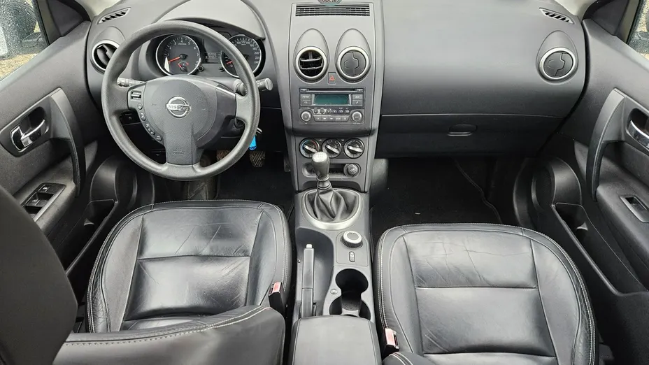 NISSAN Qashqai -