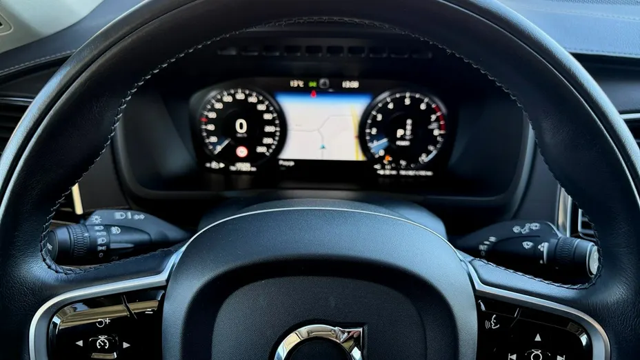 VOLVO XC90 -