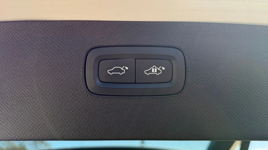 VOLVO XC90 -