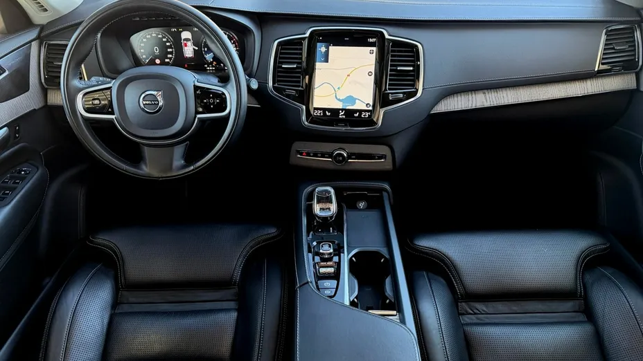 VOLVO XC90 -