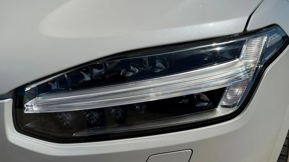 VOLVO XC90 -