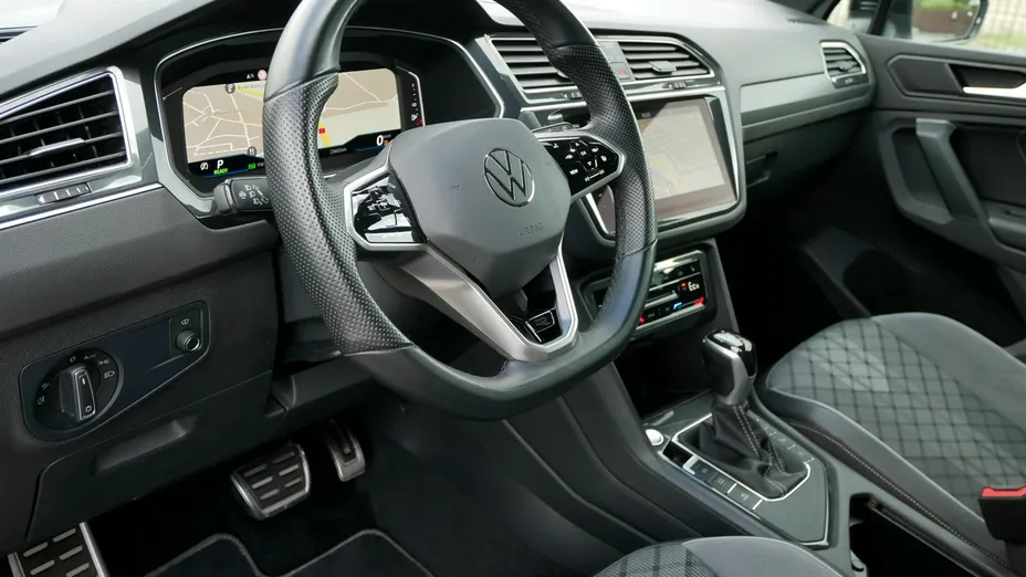 VOLKSWAGEN Tiguan -