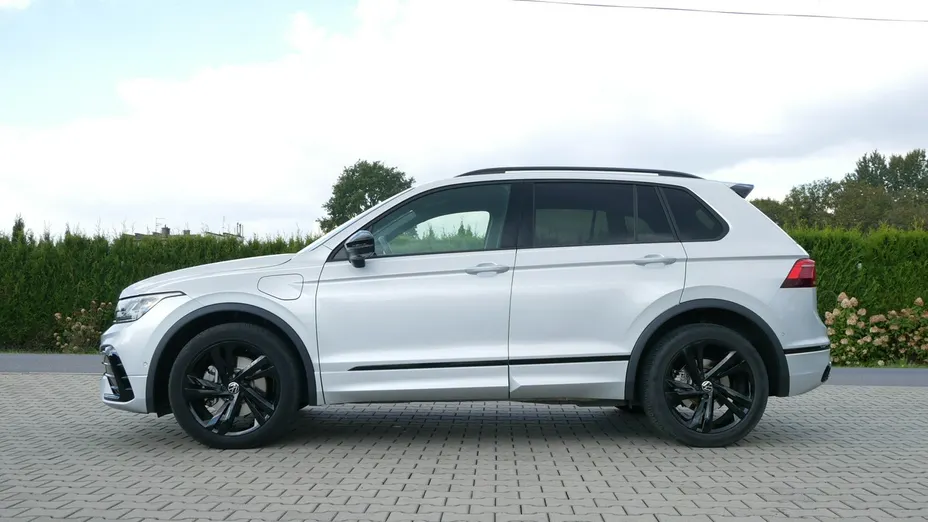 VOLKSWAGEN Tiguan -