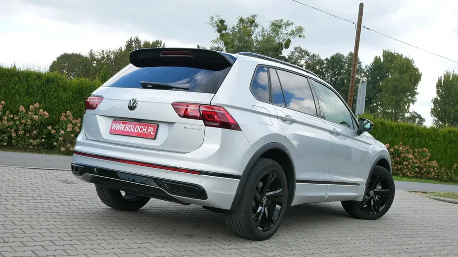 VOLKSWAGEN Tiguan -