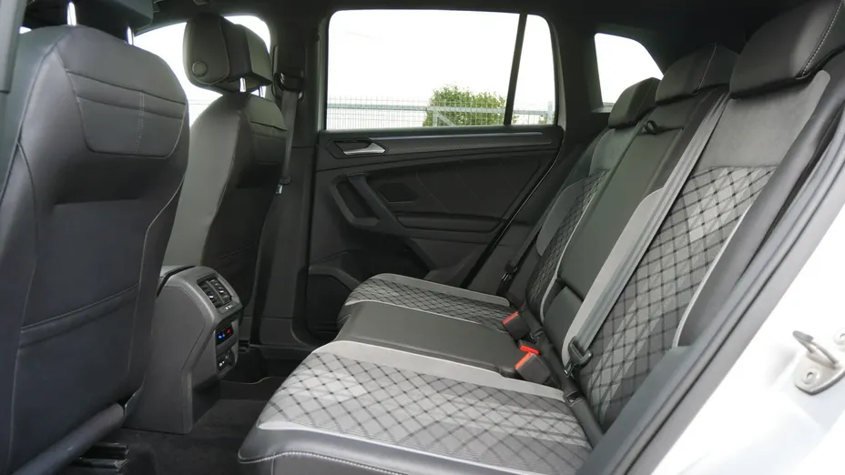 VOLKSWAGEN Tiguan -